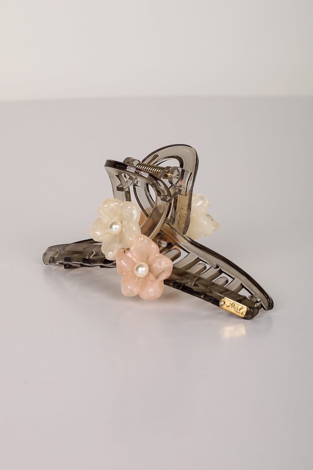 Shining Sweetheart Black Floral Claw Hair Clip - Image 5