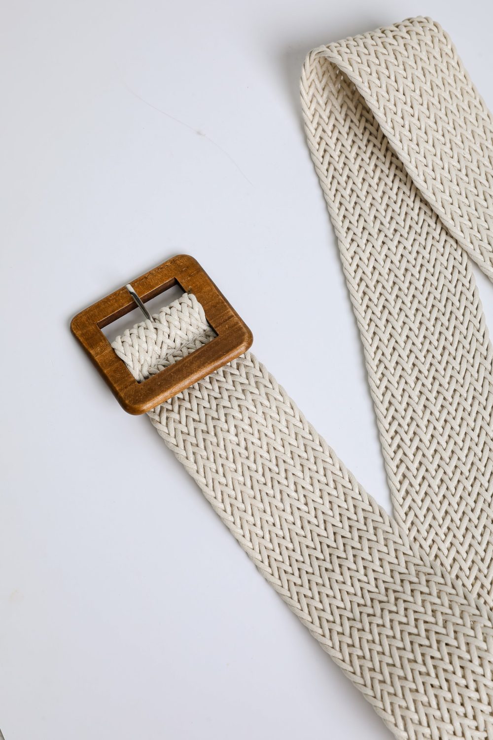 Catch My Drift White Straw Belt - Image 4